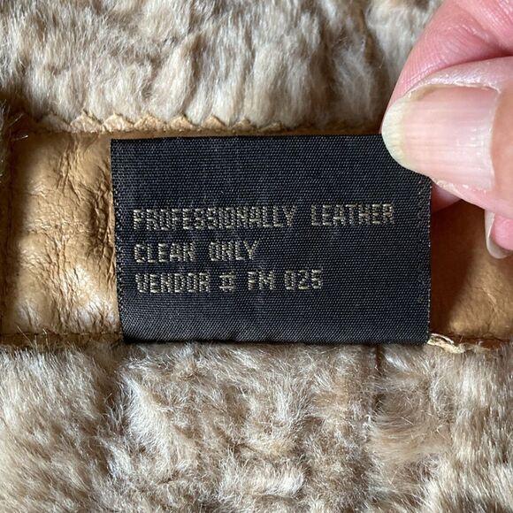 Vintage Guess Genuine Leather Faux Fur Three Button Jacket Size Medium - Picture 11 of 15